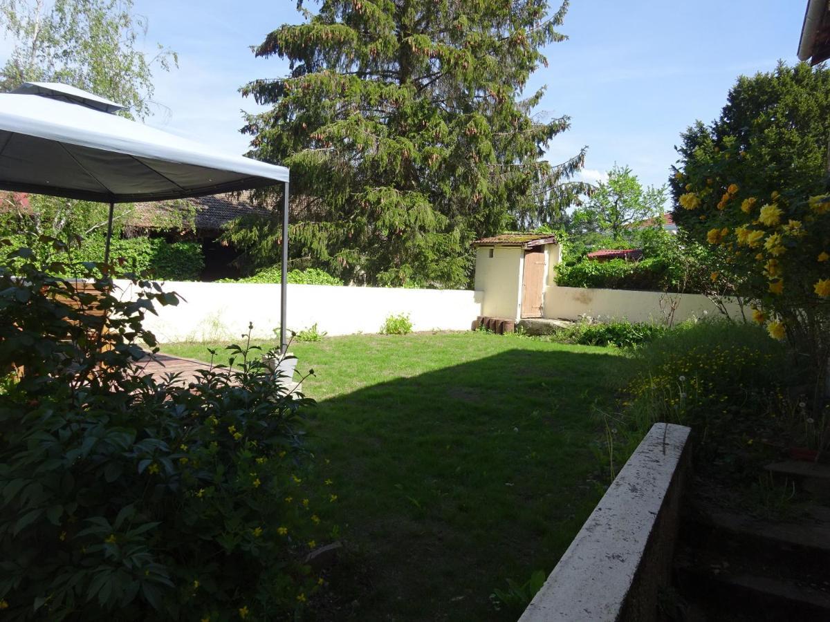 Gite Des Pleiades Villemoirieu Exterior photo